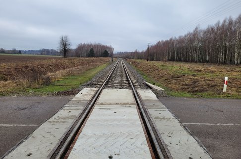 Przejazd kolejowo-drogowy w okolicy przystanku Gregorowce